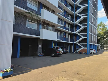 3 Bedroom Flat & Apartment