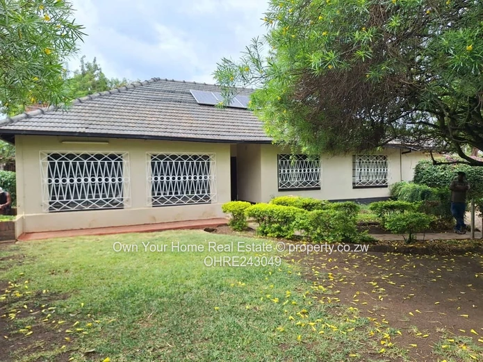 Marlborough 4-Bed on 3950m² — Pool, Borehole & Water Tank