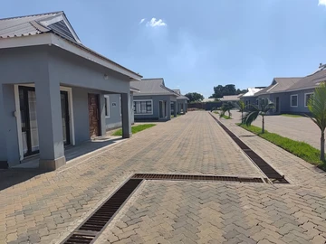 2 Unit Townhouse Complex