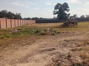 Commercial & Industrial Land