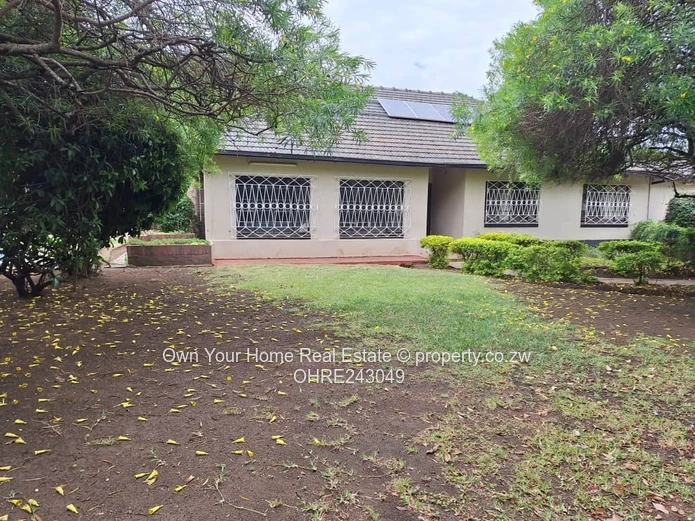 Marlborough 4-Bed on 3950m² — Pool, Borehole & Water Tank